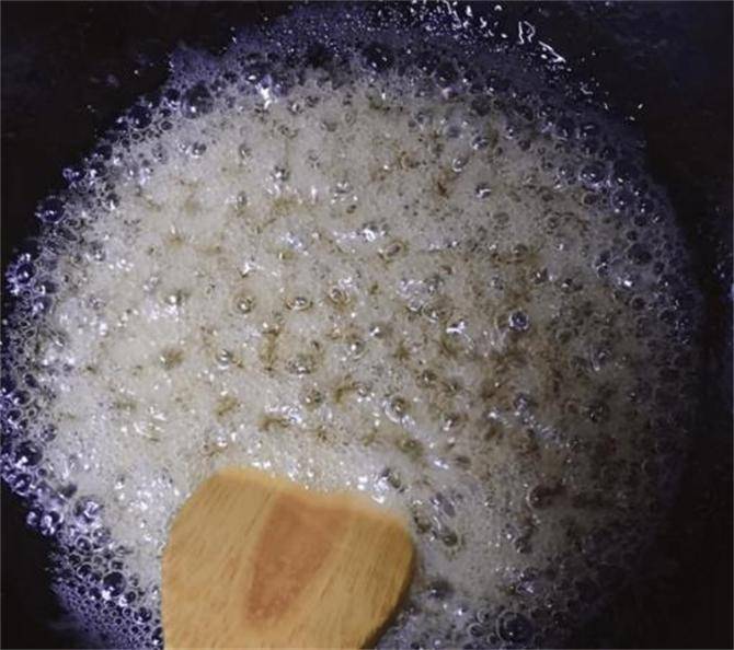 白糖怎么炒出糖霜？怎样用白糖做糖霜？